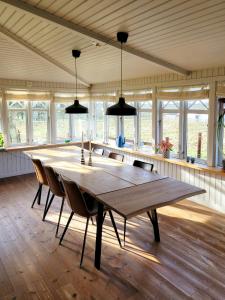 Spacious Family Home By Kullahalvön Apple Orchards