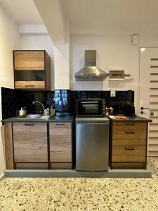 Curated Vintage Athenian apartment with Acropolis view