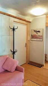 Bright stopover with terrace in Six-Fours