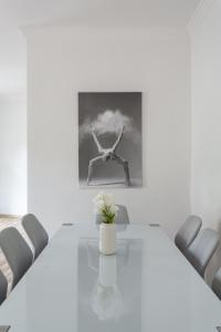 Heart of Old Town Charles Bridge Wenceslas Square Spacious 3-Bedroom Apartment