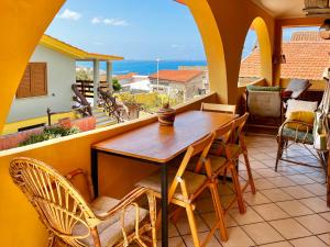 Bright and cosy Apartment with Sea View