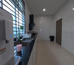 Desaru Beach-5 Bedrooms-Luxury Pool-BBQ-Billiards-KTV & Switch