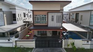 Desaru Beach-5 Bedrooms-Luxury Pool-BBQ-Billiards-KTV & Switch