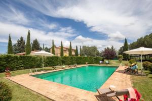 Villa Campriano 7 by VacaVilla