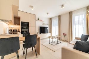 Hajnal Residence #3 Premium by Mital