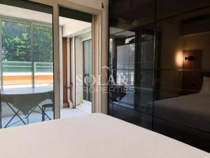 Terrace with sea view air conditioning garage beaches & shops