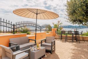 Calmasol Beachfront Apartments