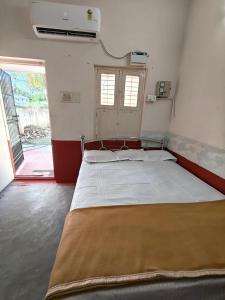 Sheshalaya AC Home Stay