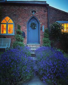 Jolls Cottage with hot tub Lincolnshire Wolds