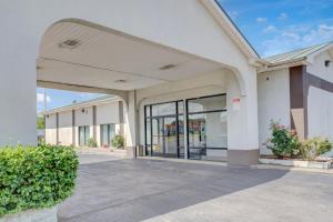 Travel Inn Lebanon Nashville Near I-40
