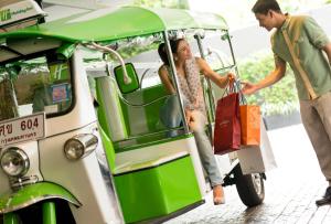Holiday Inn Bangkok Sukhumvit by IHG