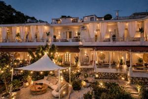 Gioula's Residence