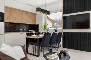 Apartament Dwupoziomowy w Wisle z Widokiem na Gory Biurkiem i Klimatyzacja by Noclegi Renters