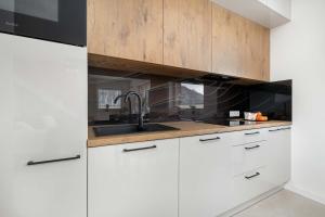 Apartament Dwupoziomowy w Wisle z Widokiem na Gory Biurkiem i Klimatyzacja by Noclegi Renters