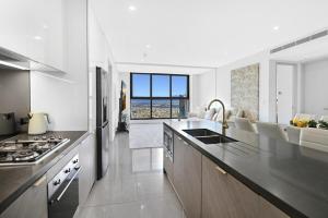 Level 61 Massive 4BDR Stunning Ocean Views