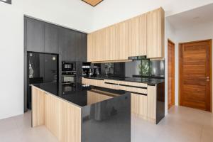 Palm Breeze 3br Pool Villa