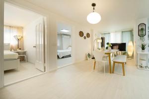Cozy House - 2BR,Family,Free Parking,Renovation