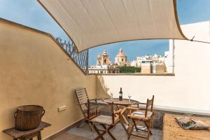Stylish Maltese 2BR Townhouse with Harbour Views