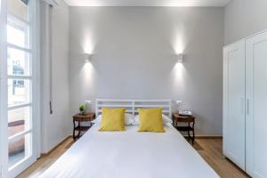UNYCA- Bright apartment with balcony Florence