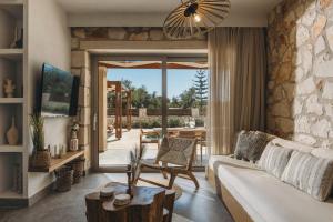 Bedrock beachside villa with private pool