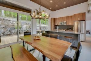 Modern Luxury Chalet Private Jacuzzi