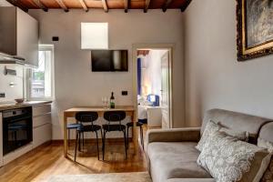 Romana Apartment by Mamo Florence