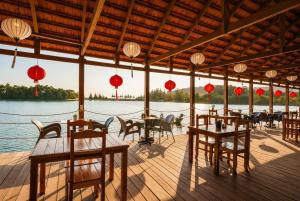Sunset Cove Boutique Resort