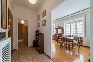 GuestHost - Bright Balcony Apartment Appiano