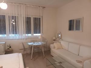 Apartman Kvatrić Home