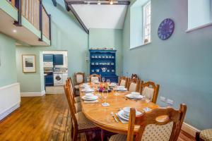 4 Bed in Llanbedrog oc-bow103
