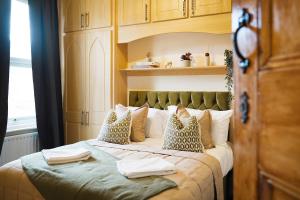 Elegant 4BR Luxury Residence on Houghton Street