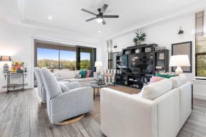 Luxury 5BR Home w Private Pool & Lake Views Legacy 5-Star Home PCBV