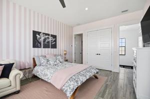Luxury 5BR Home w Private Pool & Lake Views Legacy 5-Star Home PCBV