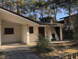 Modern and equipped villa with enclosed garden