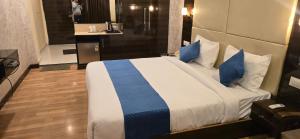 New Chanakya Hotel Bar & Restaurant