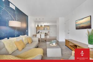 Luxury 1BR - Bay View - Beachwalk Beach Resort