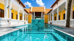 Sunset Cove Boutique Resort