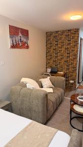 Pinnacle Homes 254 - Ruaka