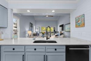 2465 Racquet Club Villa