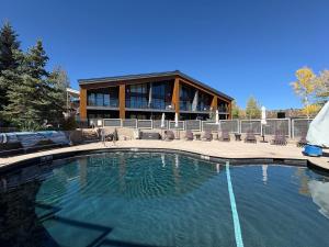 Timberline Condominiums Studio Deluxe Unit 215