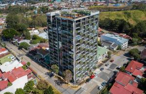 Central and peaceful stay near parks and dining