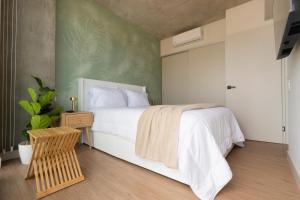 Central and peaceful stay near parks and dining