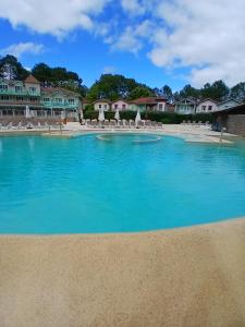 Appartement dans résidence de vacance avec piscine
