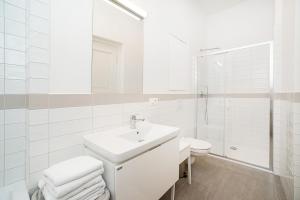 Incredibly cozy and spacious Apt with Terrace and AC