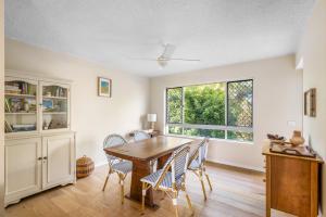 2BR Spacious with Balcony at Moffat beach - Coastal Breezes