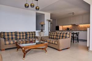 180 View Private 2 Bedroom Seaview Home