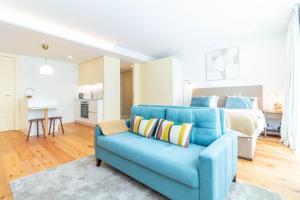 Central & Trendy w Balcony by LovelyStay