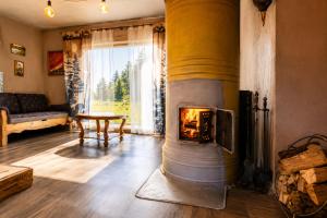 Lake Deer Park Retreat with Hot Tub & Sauna