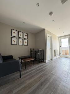 5 Bed 5 Bathroom House Guildford sleeps up to 10
