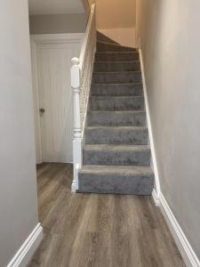 5 Bed 5 Bathroom House Guildford sleeps up to 10